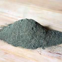 potion à base de spiruline à diluer dans un jus de fruits
